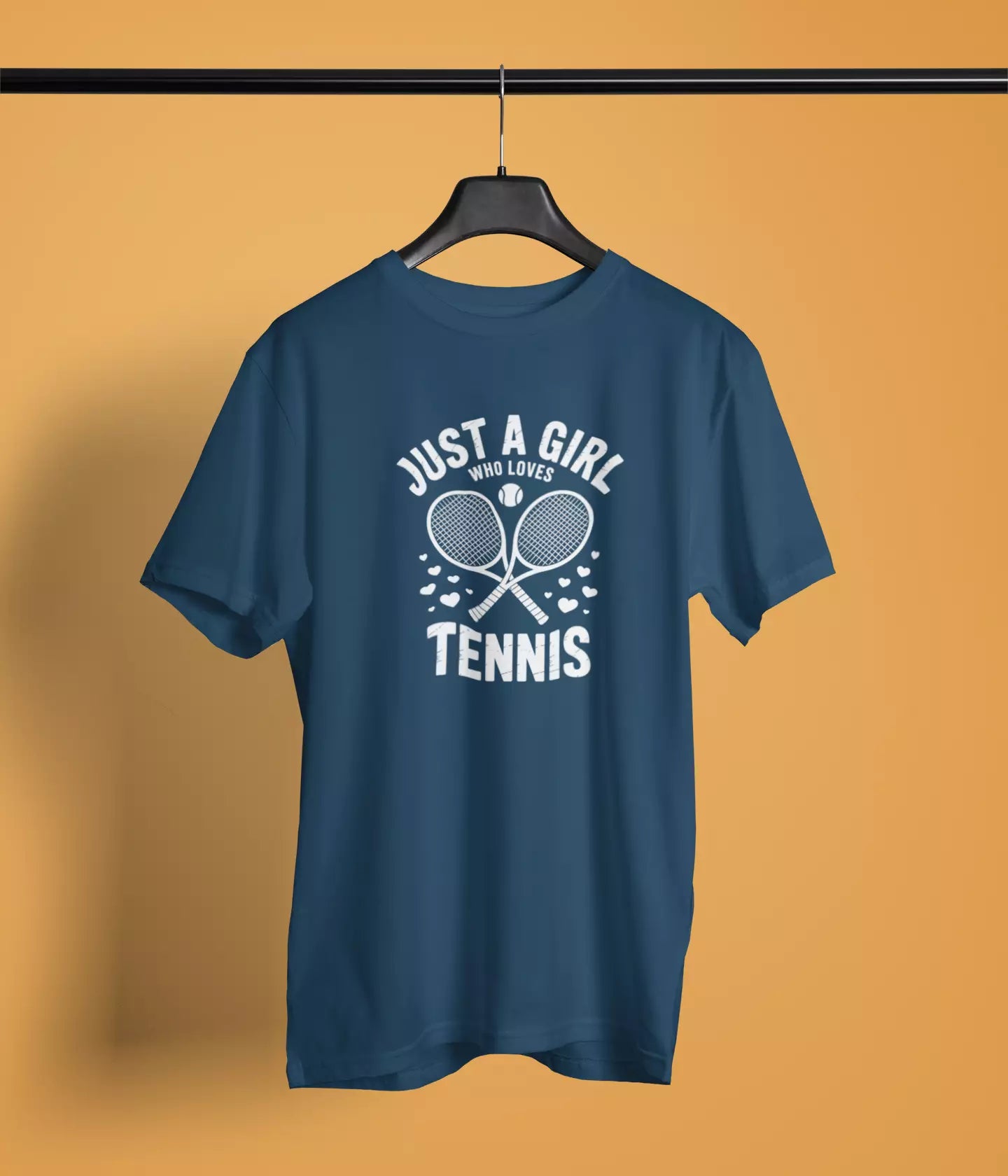 Just a girl who loves tennis - Tshirt