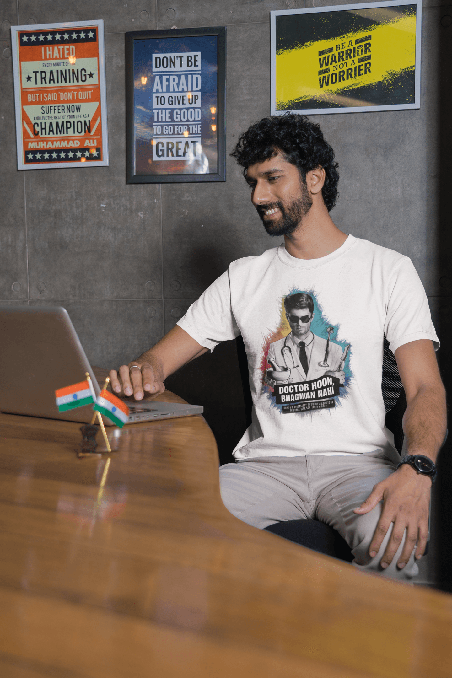Doctor Hoon Bhagwan Nahi - Unisex Premium Tshirt